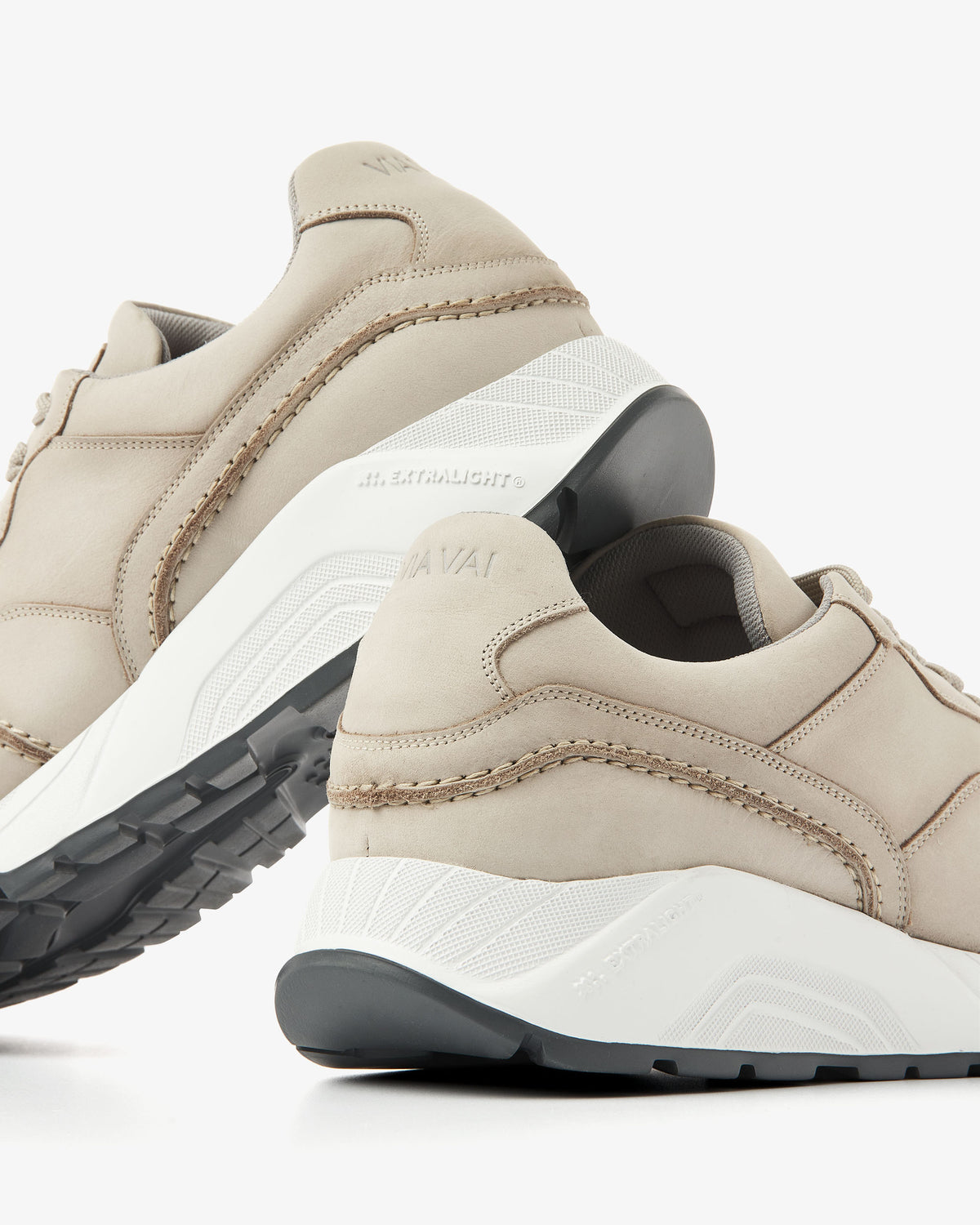 Beige leren VIA VAI Owen Jimmy heren sneakers, detailfoto.