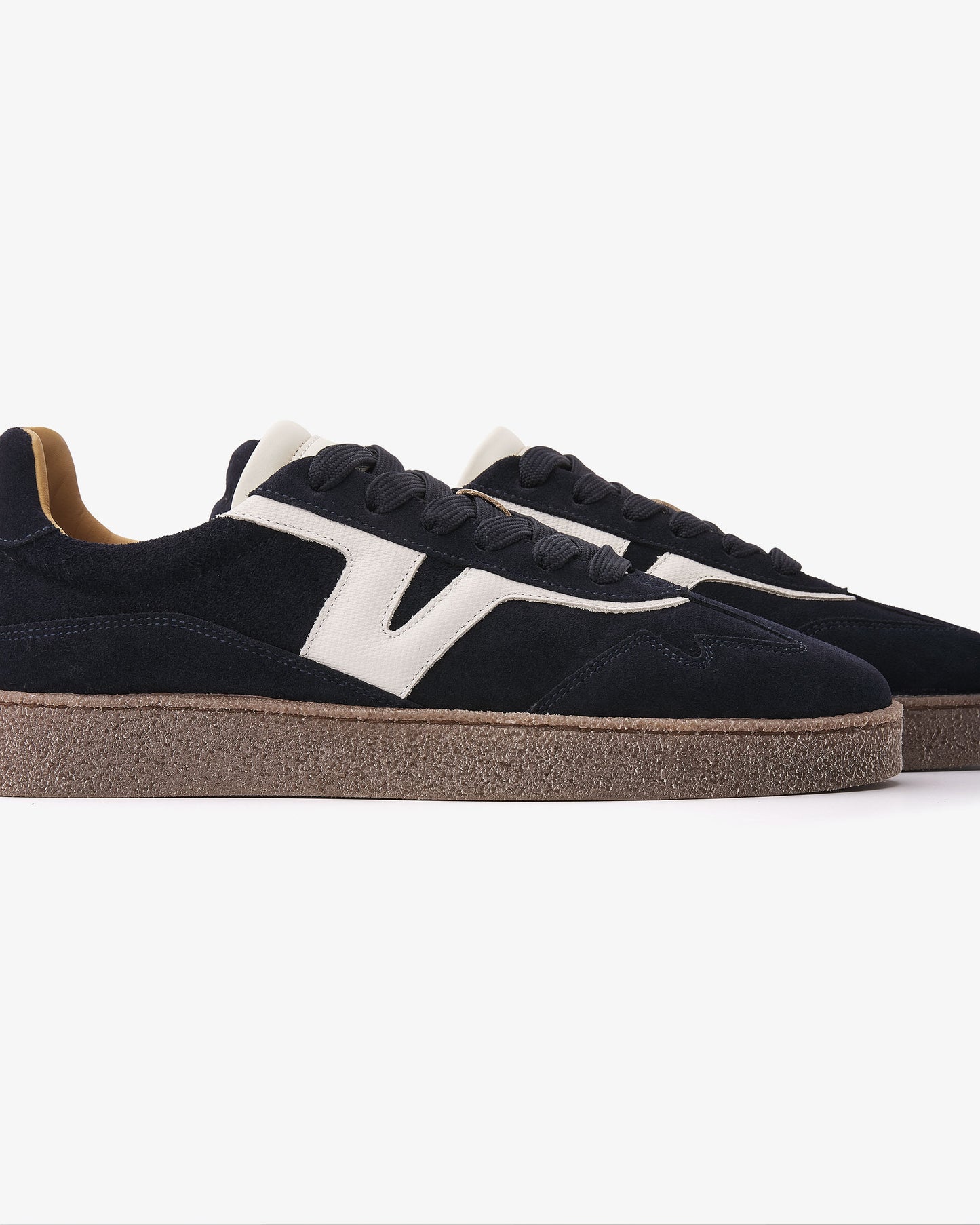 VIA VAI Zane Dexter blauwe sneakers heren – detail van materiaalstructuur in leer en suède