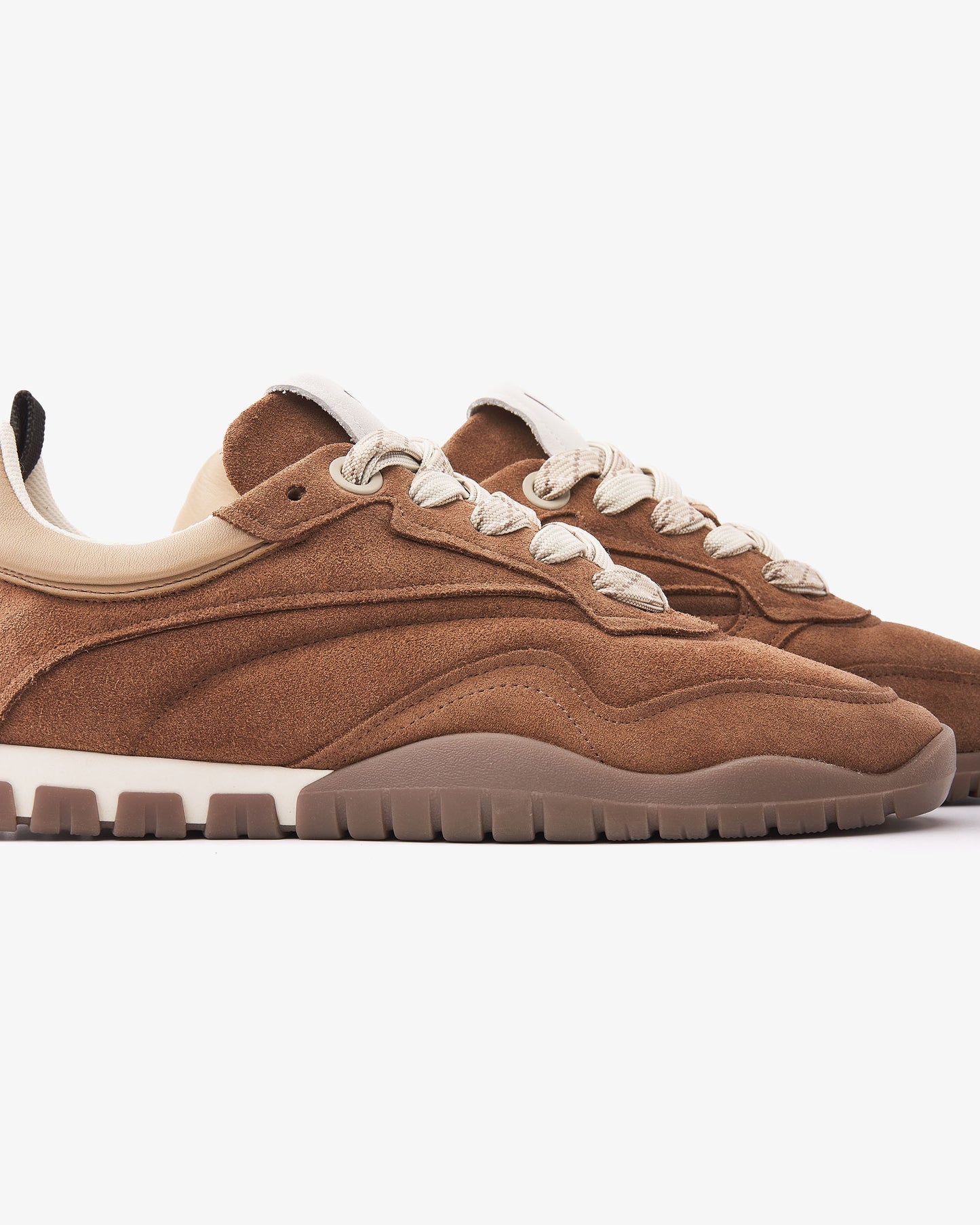 VIA VAI Frenkie Aaron cognac sneakers heren – detail van materiaalstructuur in leer en suède