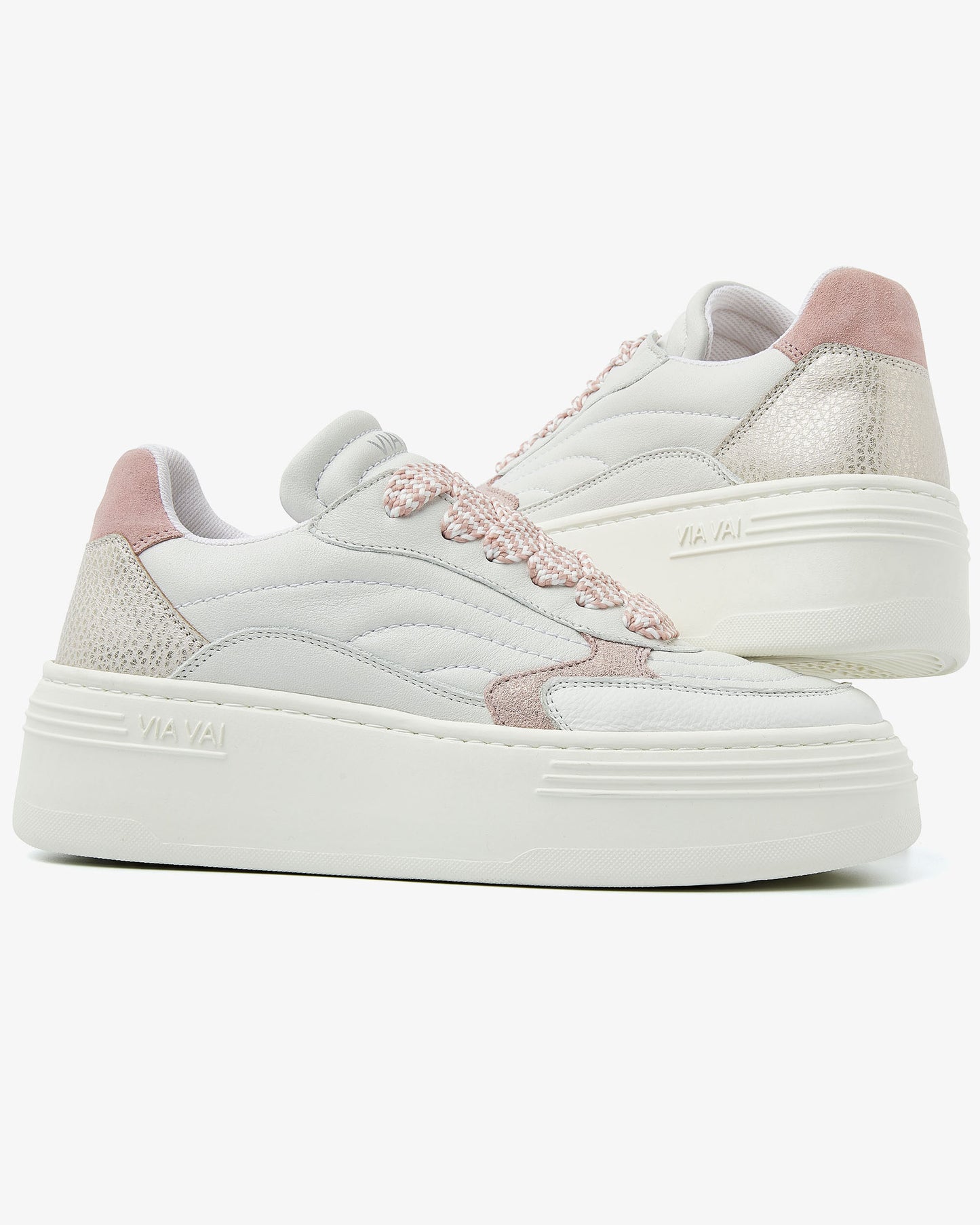 VIA VAI Isa Josie multicolor platform sneakers dames – detail van materiaalstructuur in leer en suède