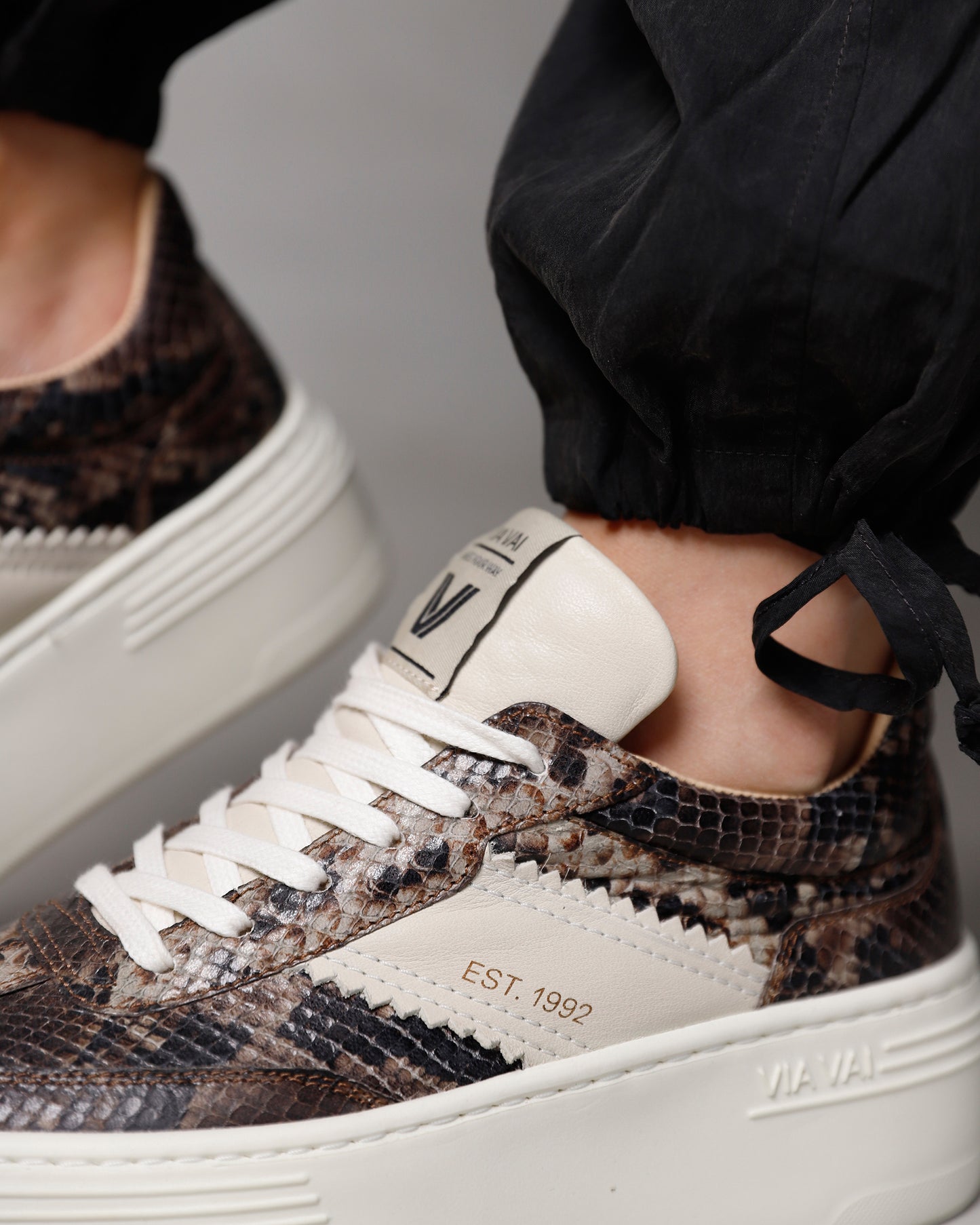 VIA VAI Isa Romi slangenprint platform sneakers dames