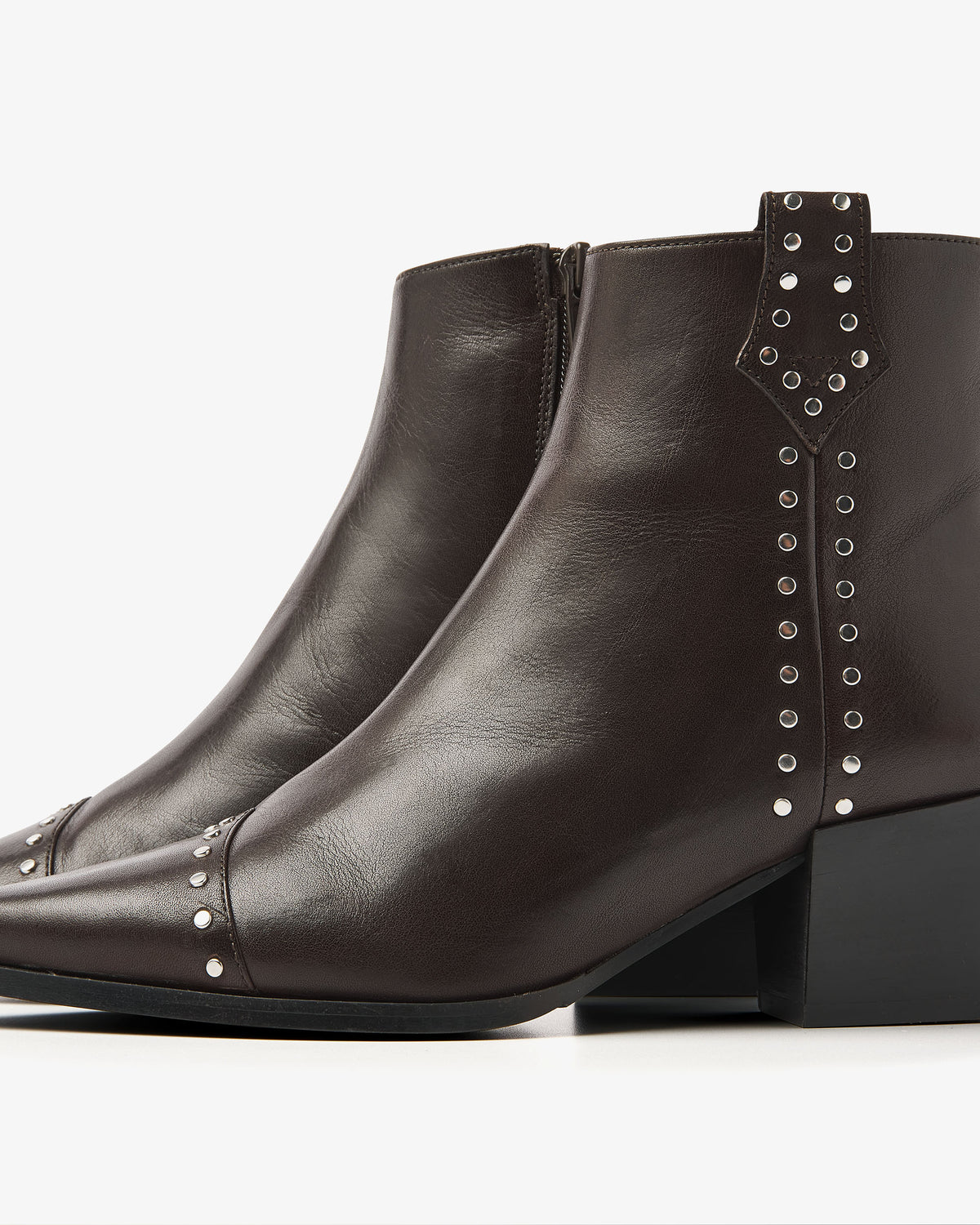 VIA VAI Kate Brandy bruine enkellaarsjes dames – detail van studs in leer