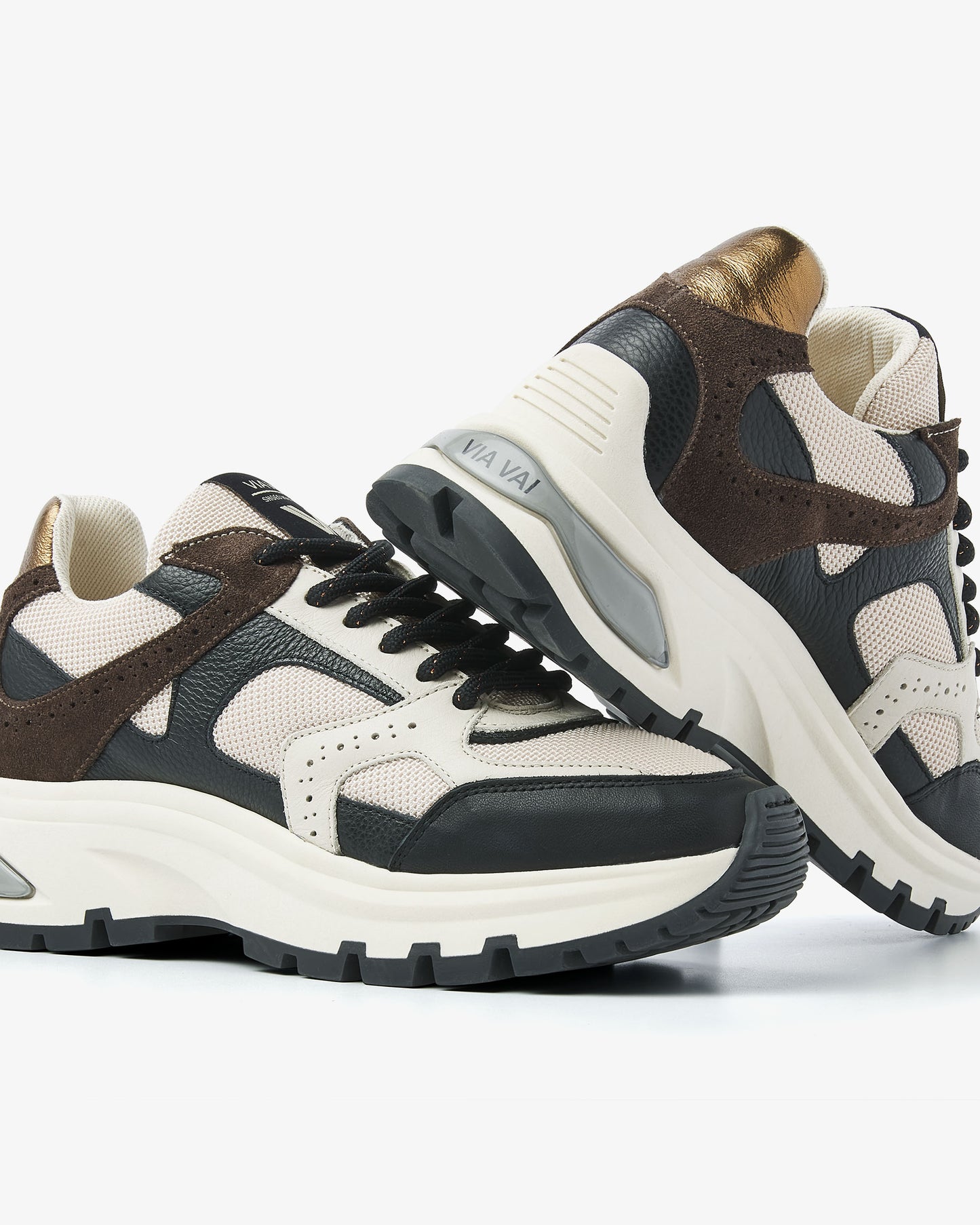 VIA VAI Liz Curtis multicolor chunky sneakers dames – detail van materiaalstructuur in leer en suède
