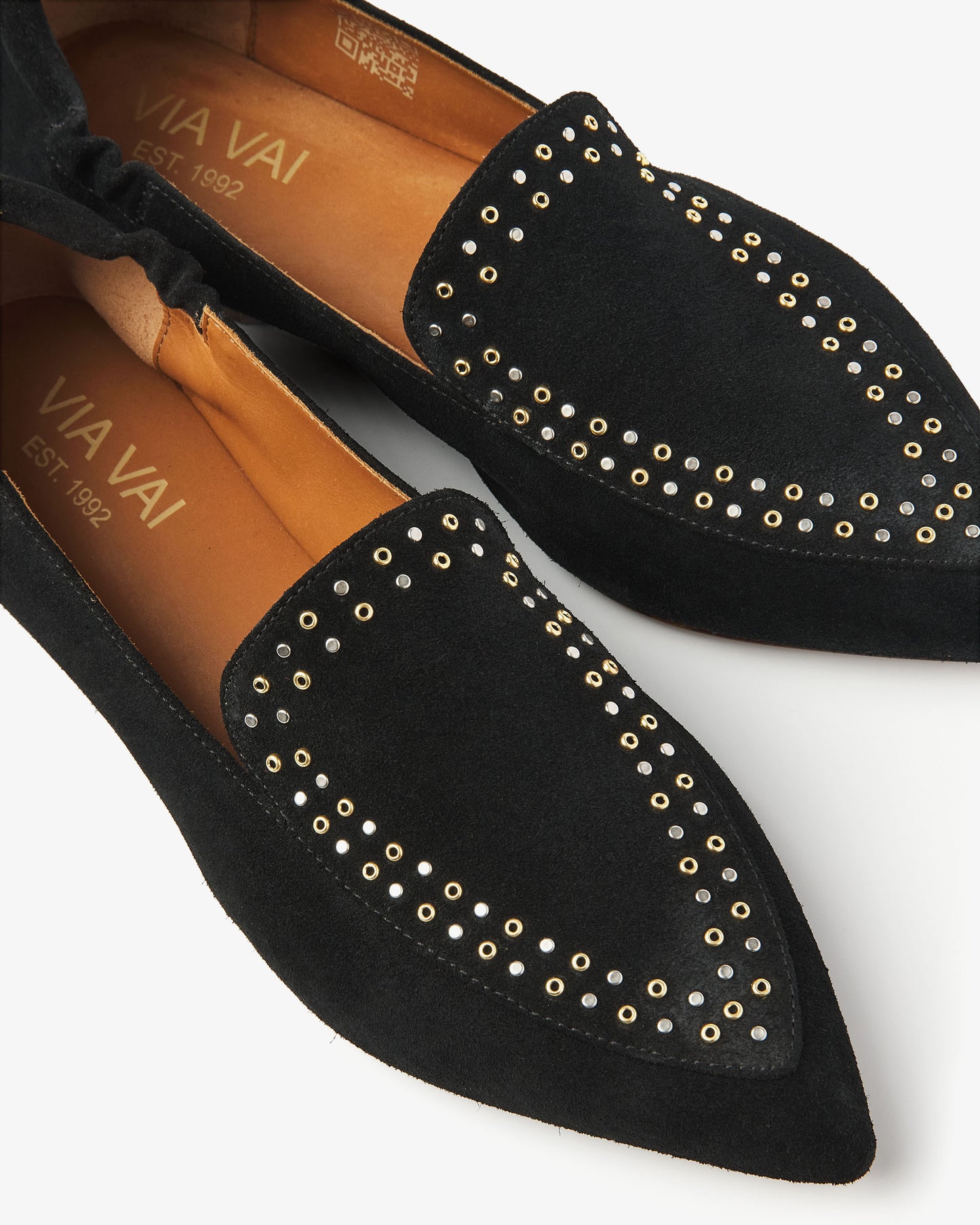 Zwarte suède VIA VAI dames loafers Lola Gabriel, detailfoto.