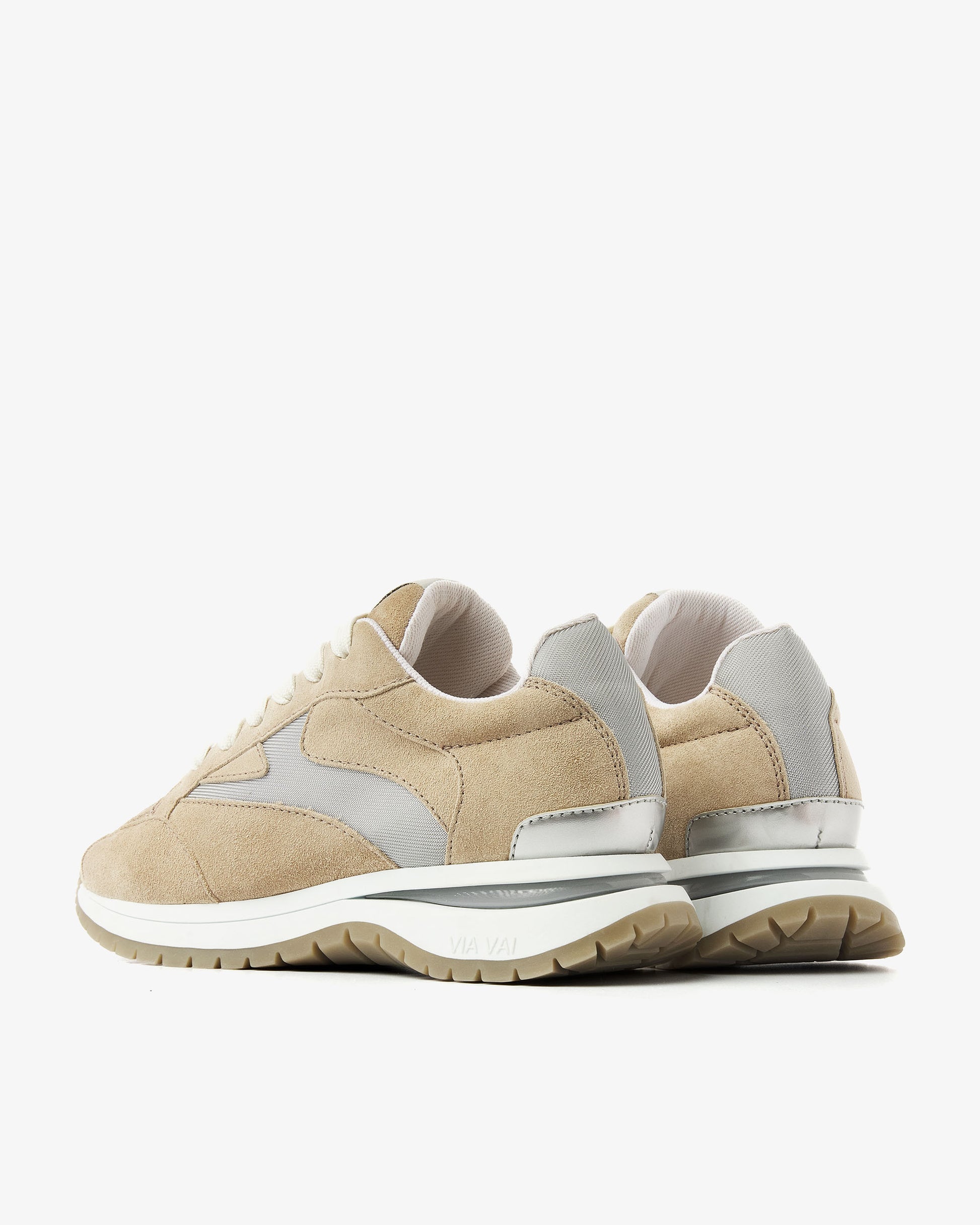 Beige suède VIA VAI dames sneaker Usher Riggs, achteraanzicht.