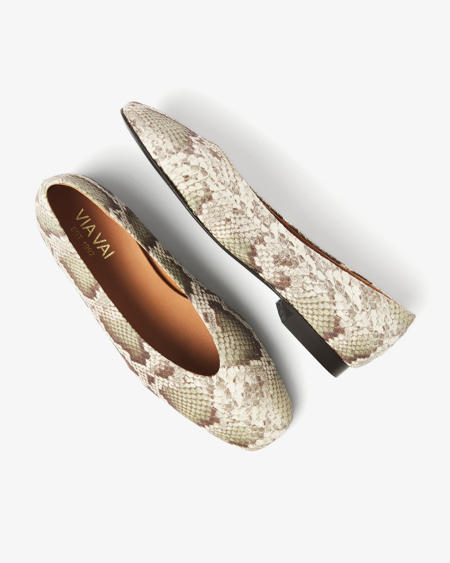 VIA VAI slangenprint leren dames ballerina's Lou Emmy, bovenaanzicht.