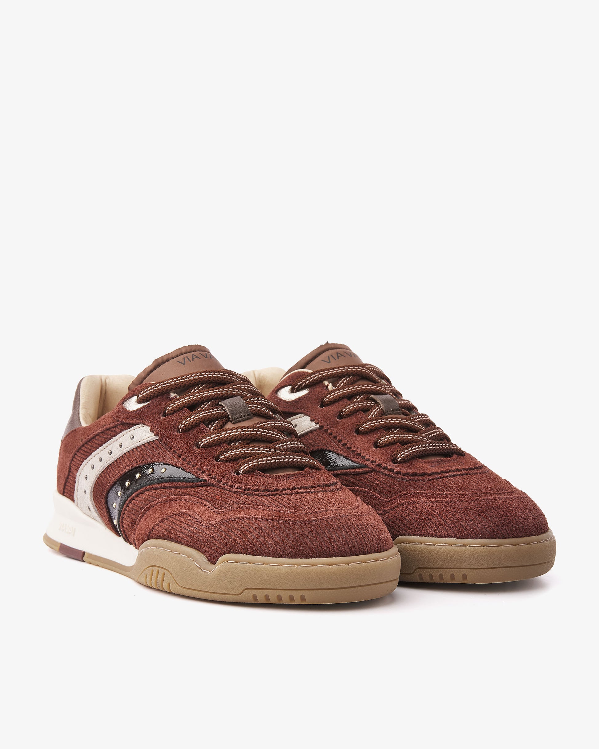VIA VAI Kris Pax bordeauxrode sneakers dames – vooraanzicht met ronde neus