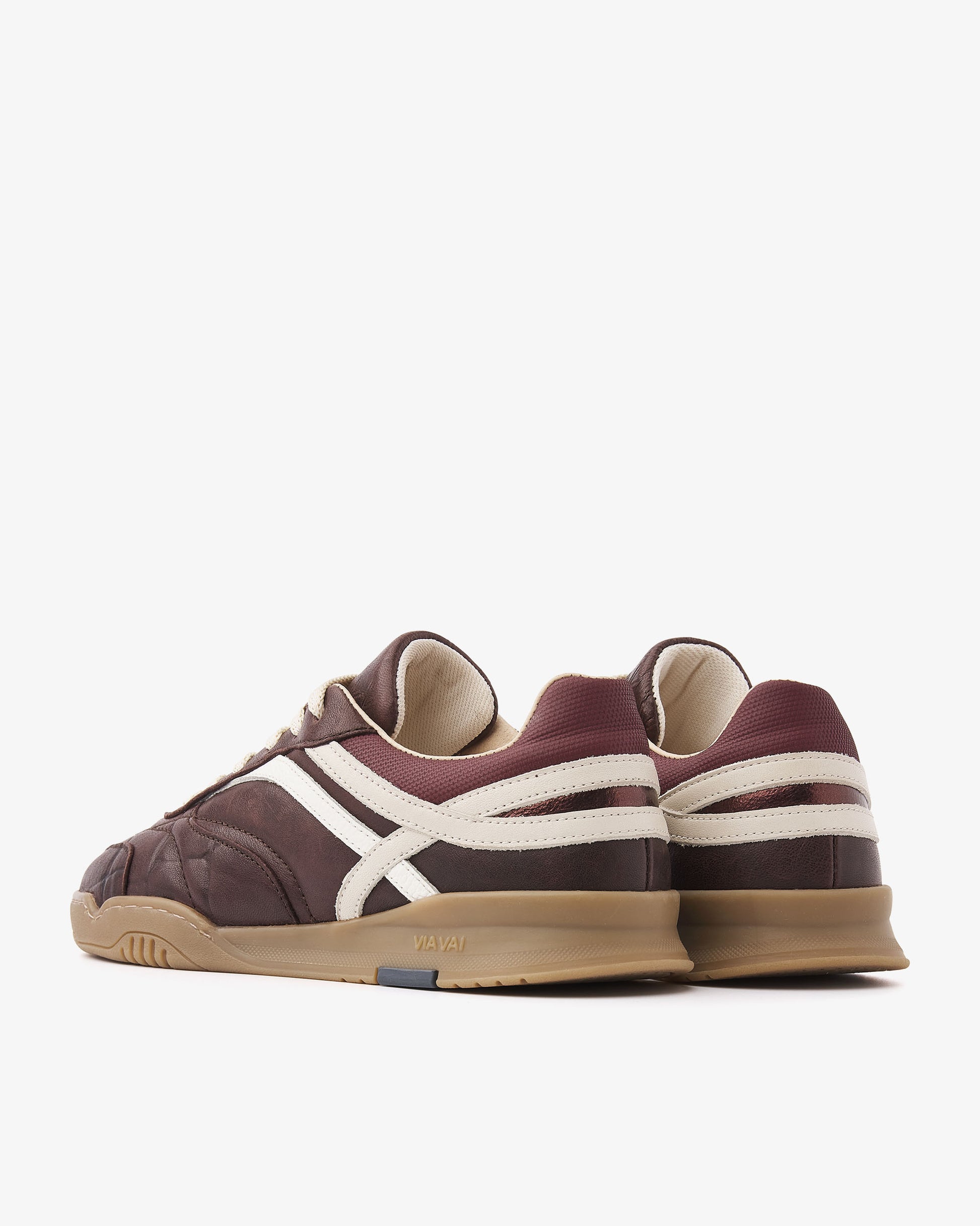 VIA VAI Kris Sky bruine sneakers dames – achteraanzicht met logodetail op de hiel