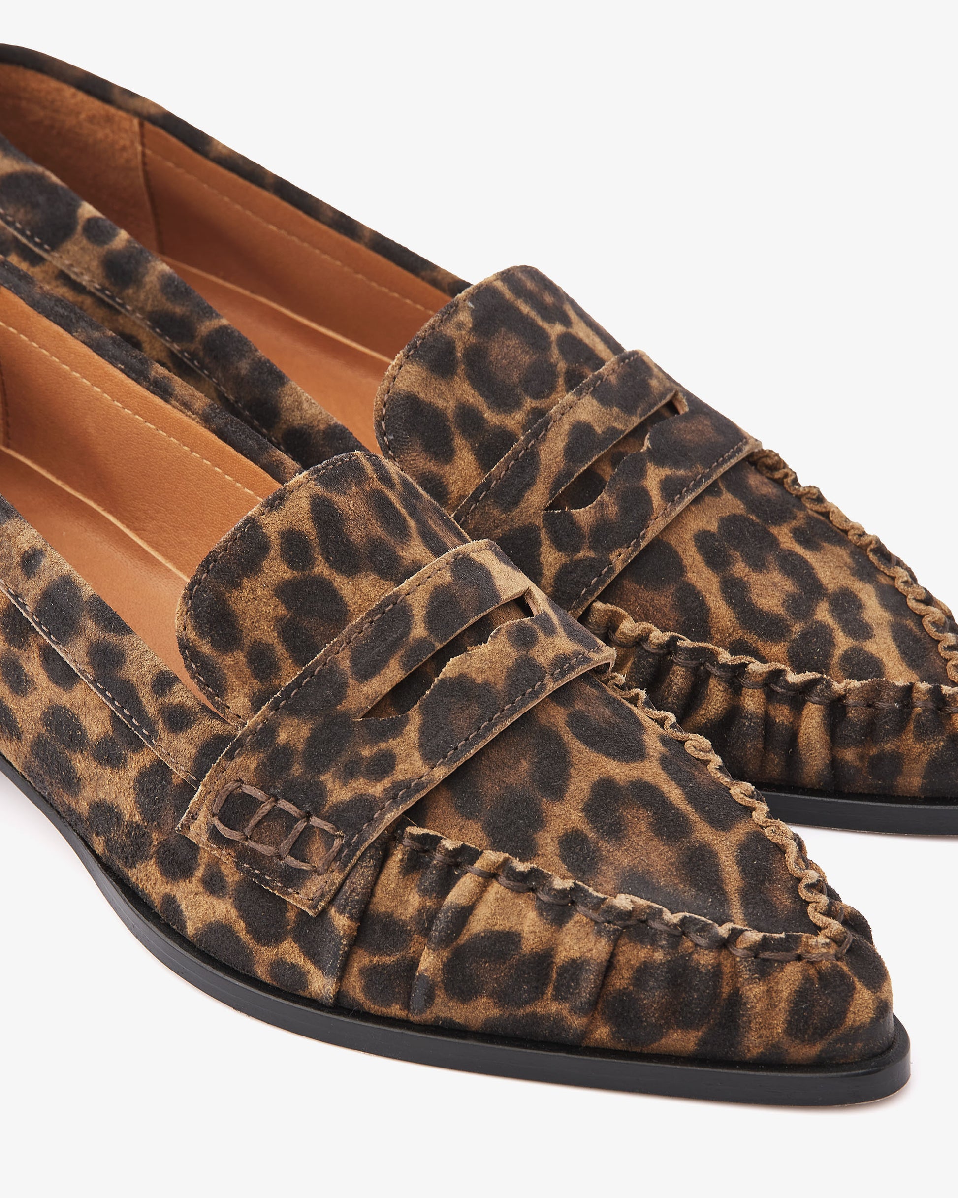 VIA VAI Jazz Billie leopardprint loafers dames – detail van materiaalstructuur in leer en suède