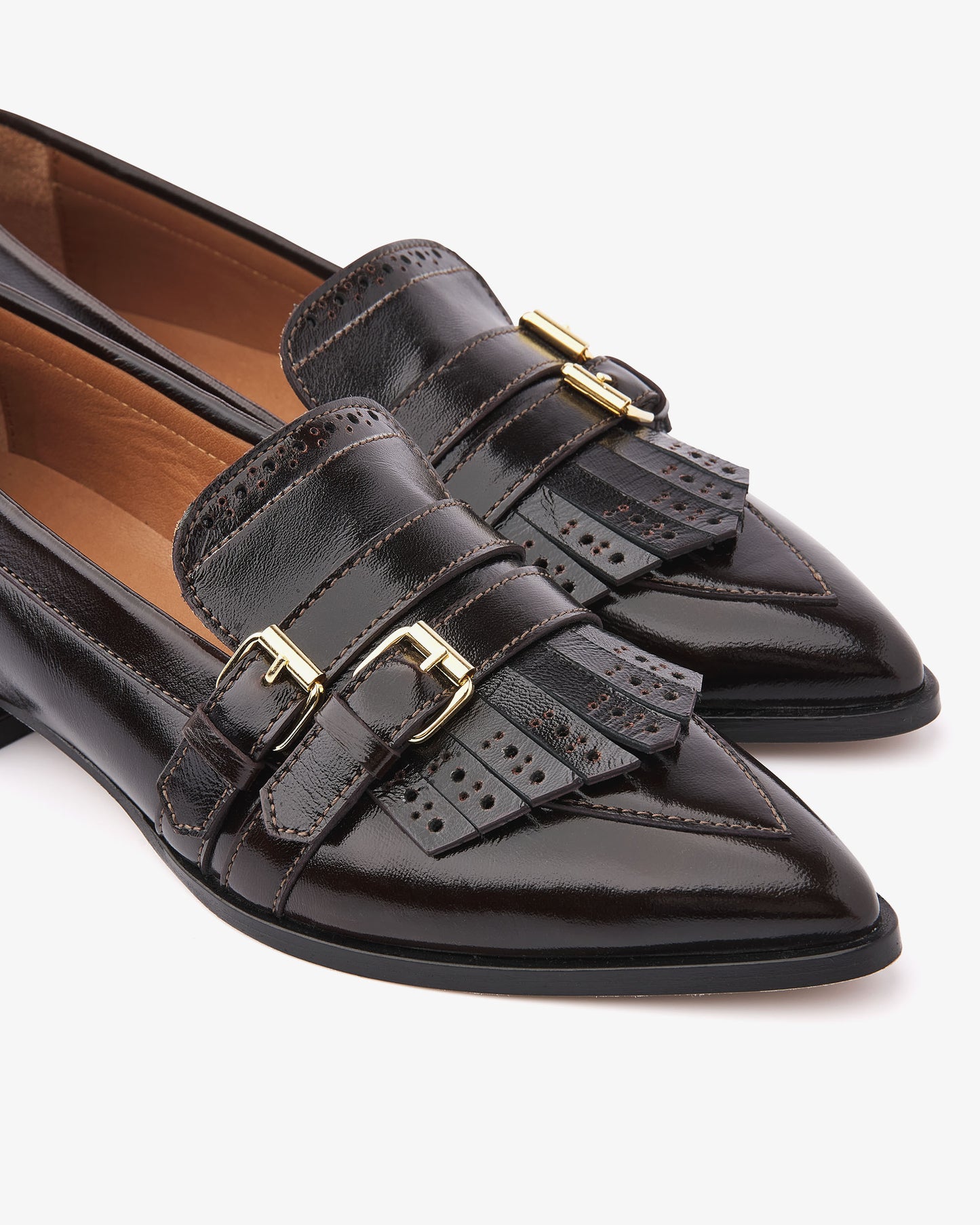 VIA VAI Jazz Lucy bruine loafers dames – detail van materiaalstructuur in lakleer en leer
