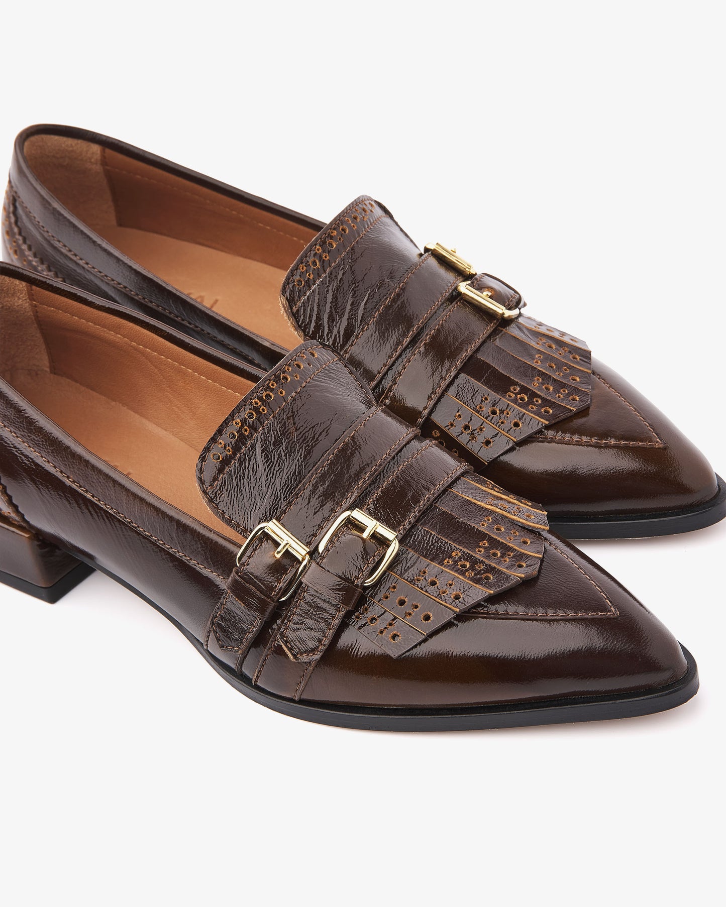 VIA VAI Jazz Lucy bruine loafers dames – detail van materiaalstructuur in lakleer en leer