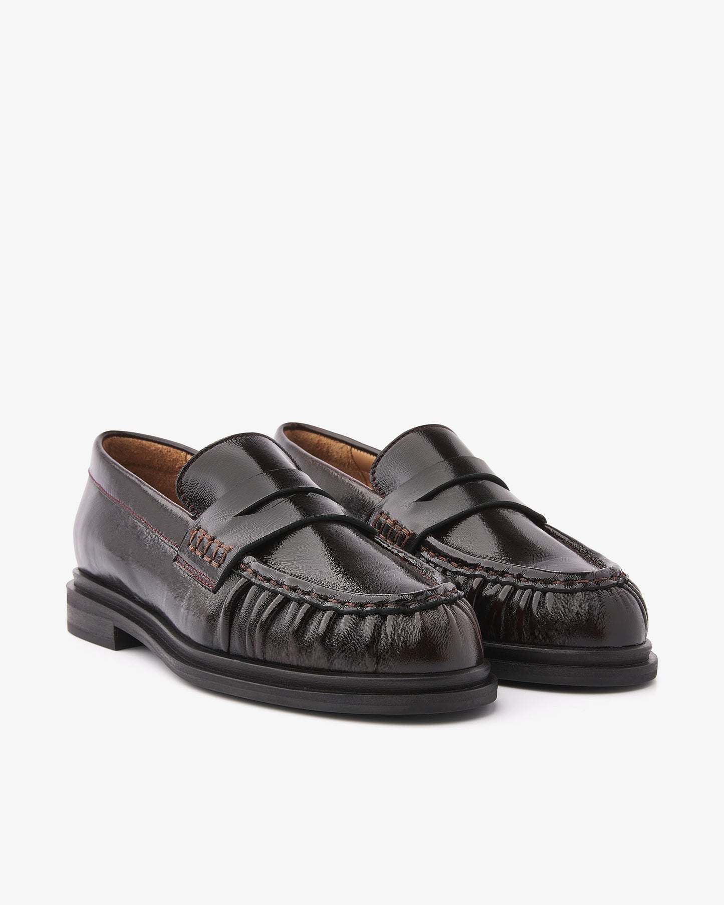 VIA VAI Fae Sarah bruine loafers dames – vooraanzicht met ronde neus