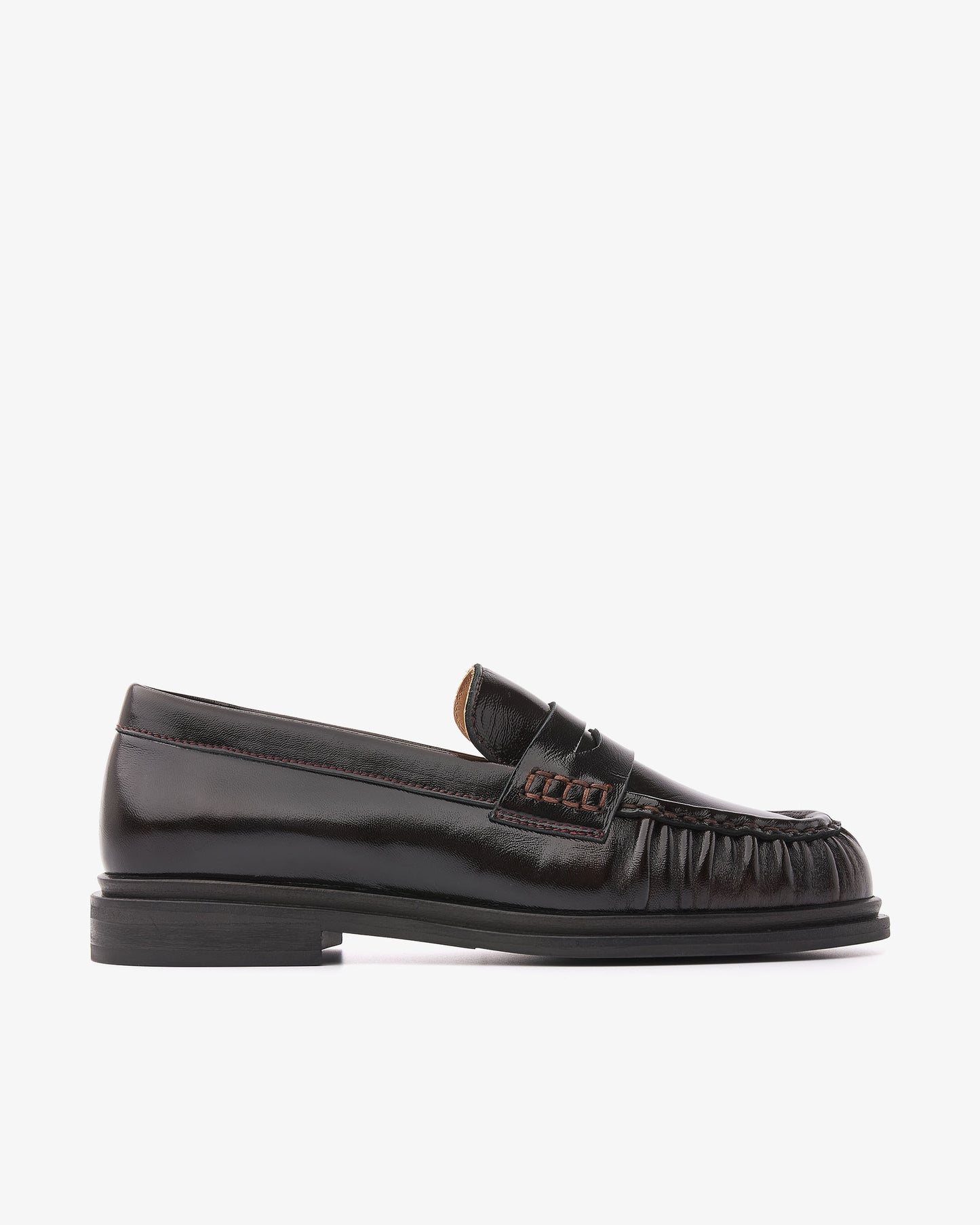 VIA VAI Fae Sarah bruine loafers dames – zijaanzicht met lakleer- en leerdetails