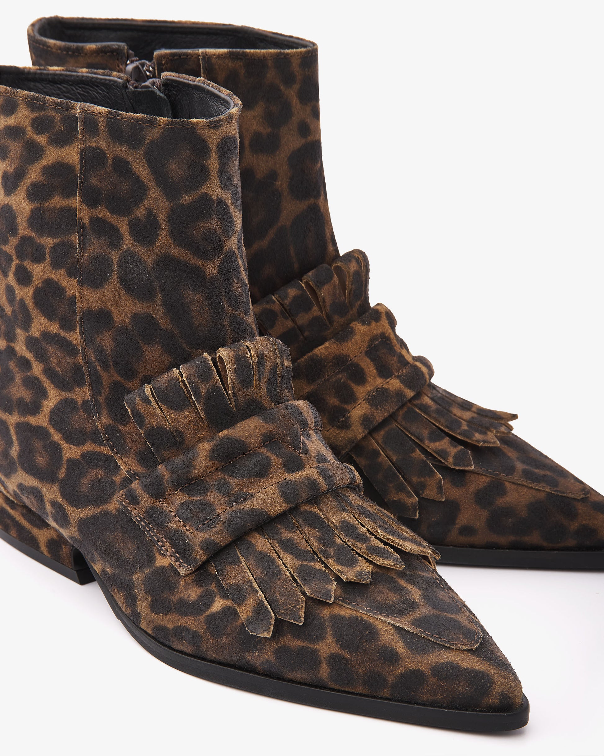 VIA VAI Vive Evie leopardprint enkellaarsjes dames – detail van materiaalstructuur in leer en suède
