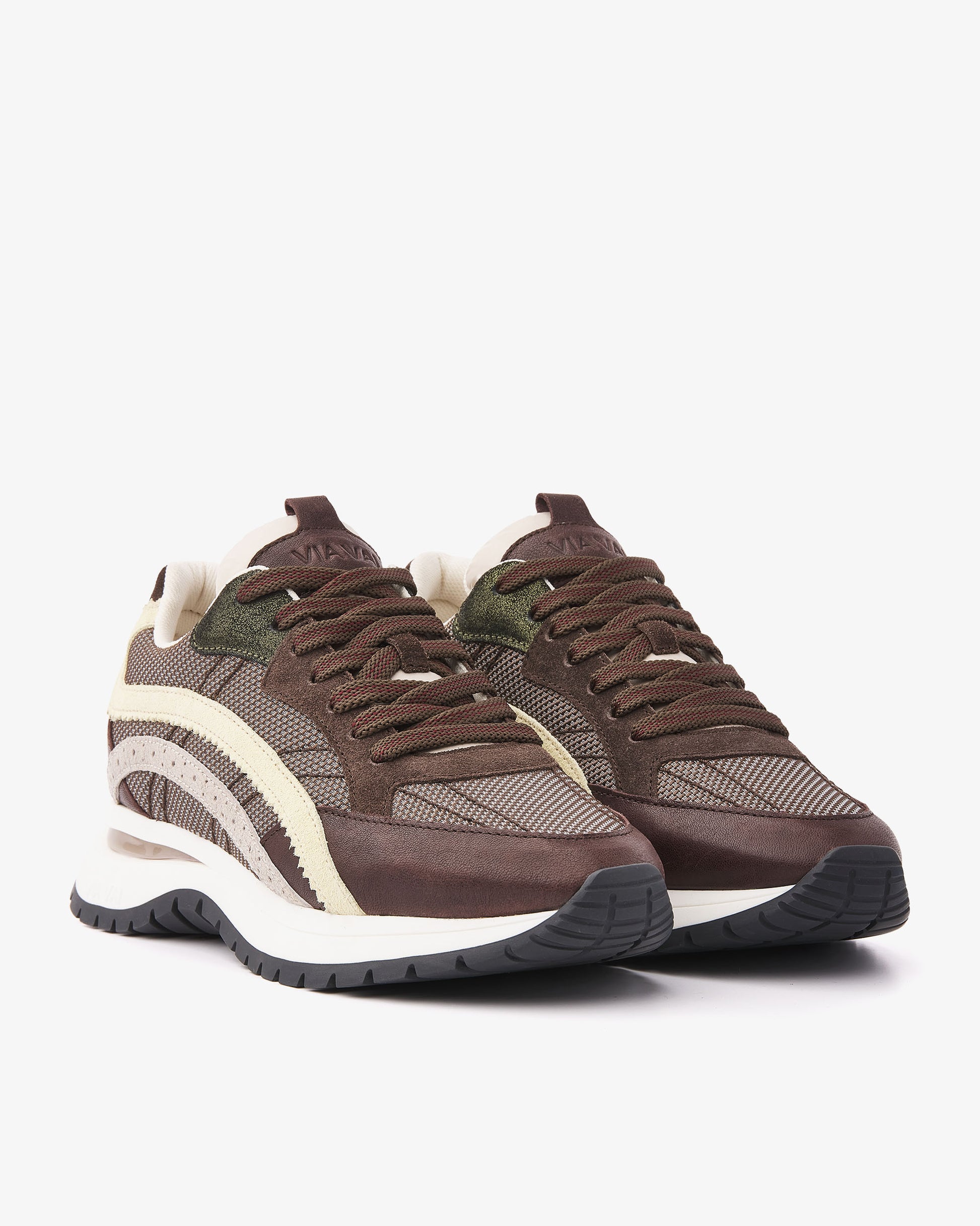 VIA VAI Usher Lott bruine sneakers dames – vooraanzicht met vetersluiting en ronde neus