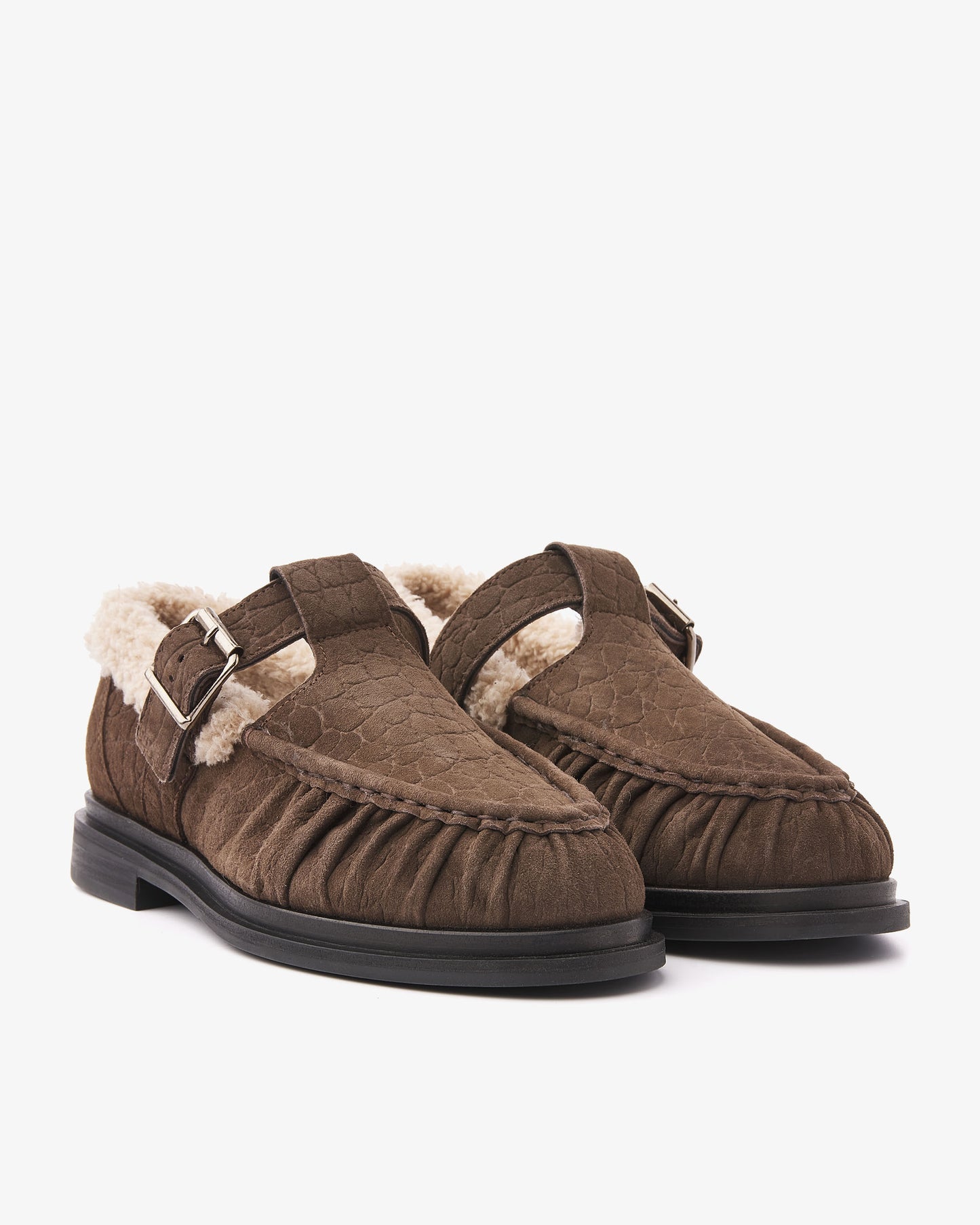 VIA VAI Fae Remi bruine loafers dames – vooraanzicht met gespsluiting en ronde neus