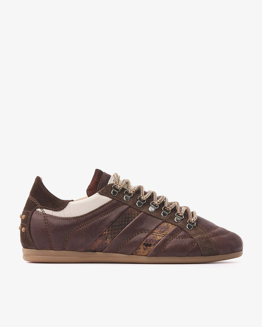 VIA VAI June Jackie bruine sneakers dames – zijaanzicht met studs