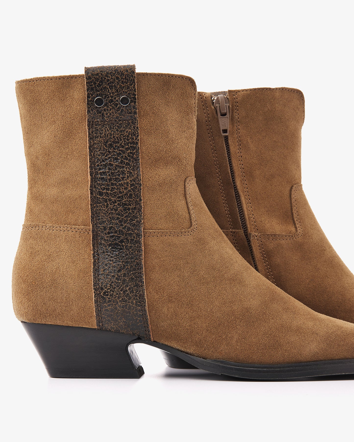 VIA VAI Keira Weston enkellaarsjes dames – detail van studs in leer en suède