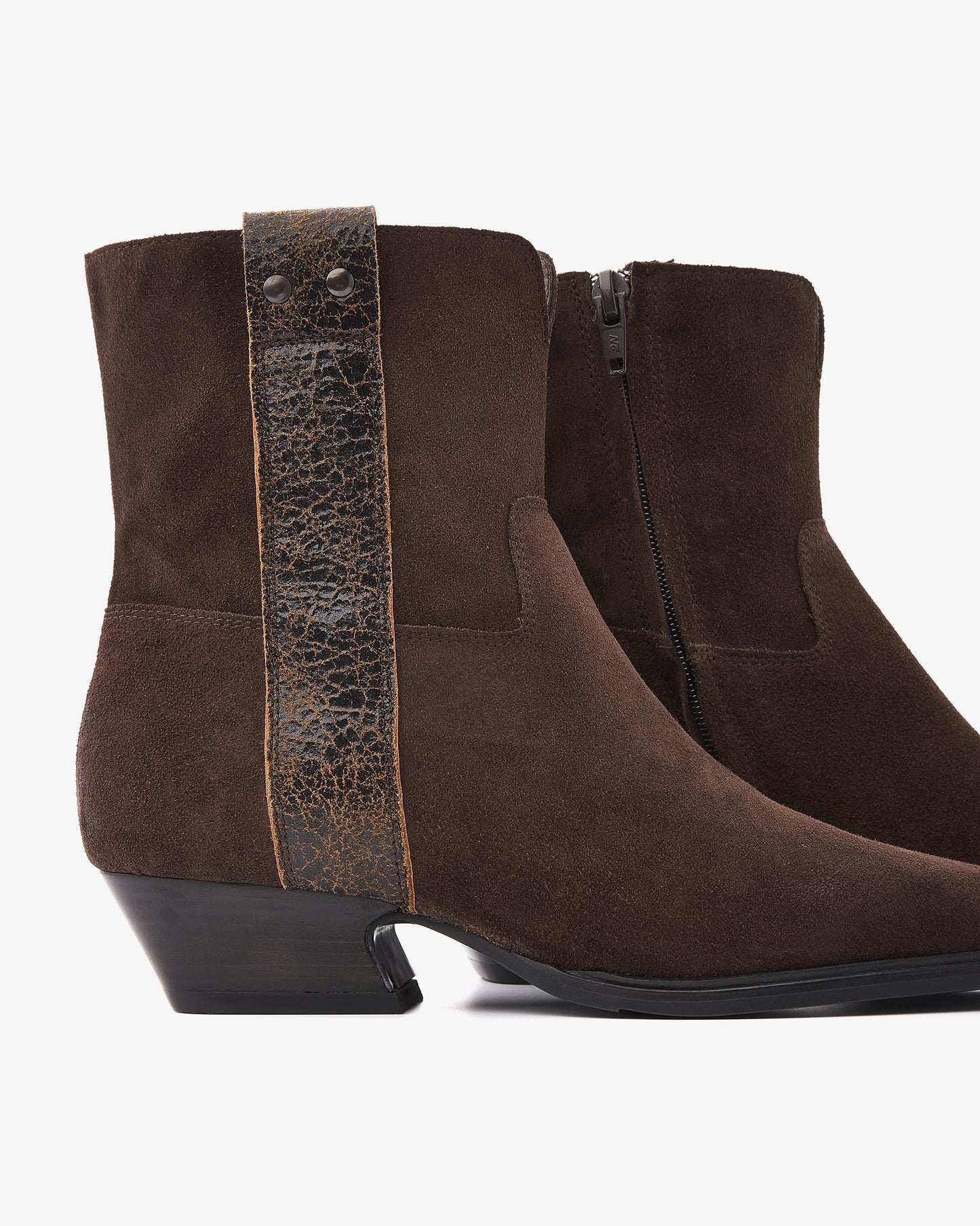 VIA VAI Keira Weston bruine enkellaarsjes dames – detail van studs in leer en suède