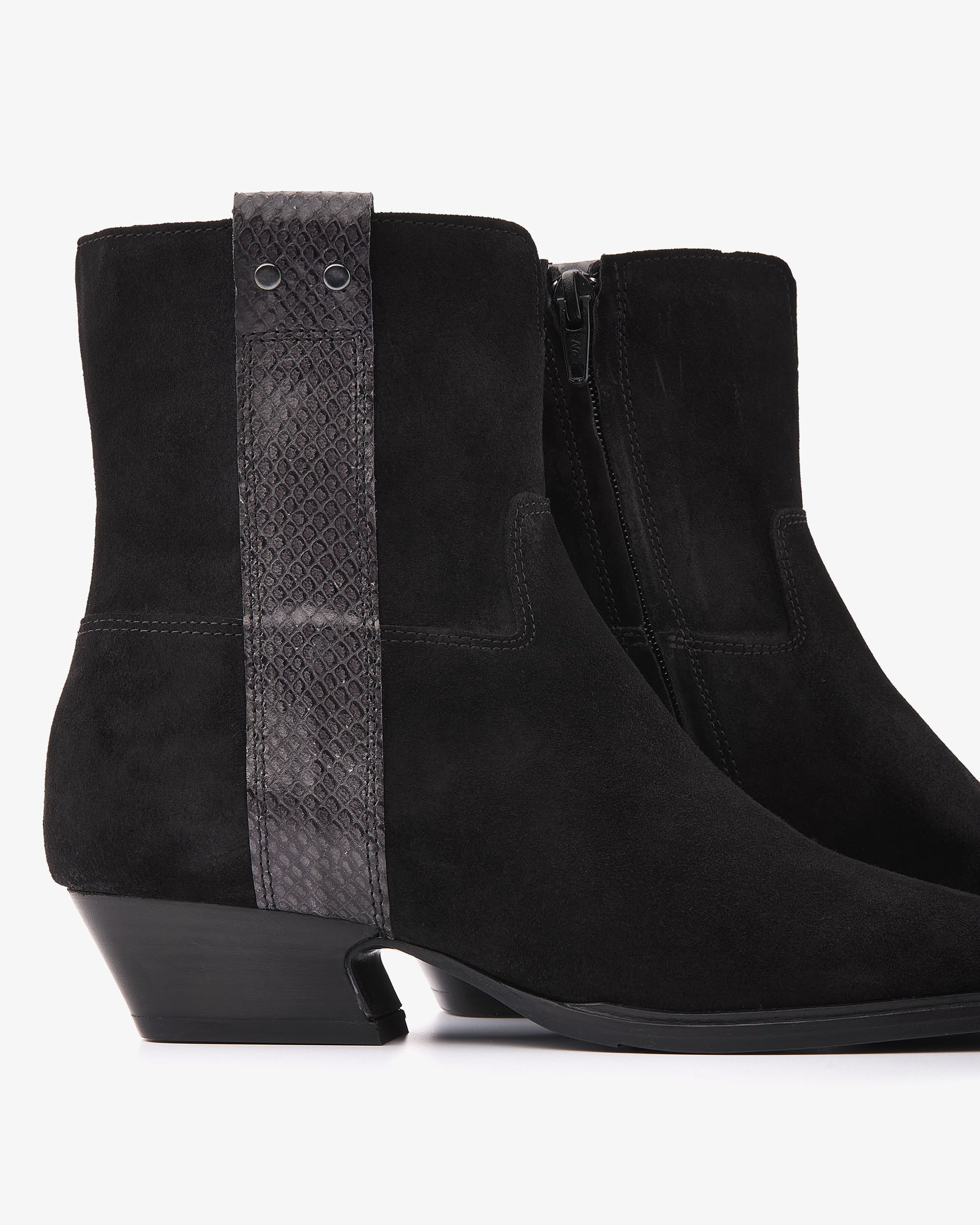 VIA VAI Keira Weston zwarte enkellaarsjes dames – detail van studs in leer en suède