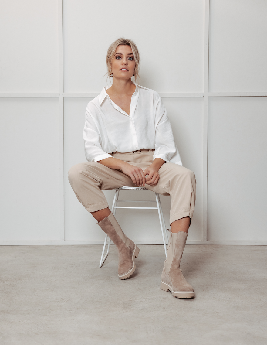 Ontdek onze beige chelsea boots | VIA VAI Officiële webshop