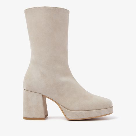 Lilla Seven beige ankle boots